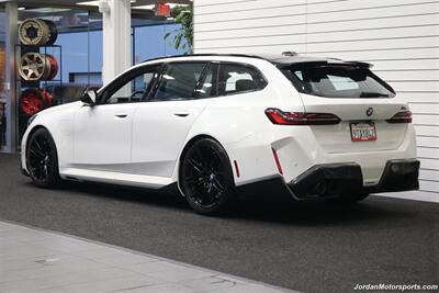 2025 BMW M5 Touring 141K MSRP* CARBON CERAMIC BRAKES-EXECUTIVE PKG - M-DRIVER PKG* CARBON FIBER FRONT SPLITTER - CARBON REAR DIFFUESER - CARBON SIDE SKIRTS - H&R LOWERING SPRINGS* DOWN PIPES & COLD AIR INTAKES - Photo 6 - Portland, OR 97230