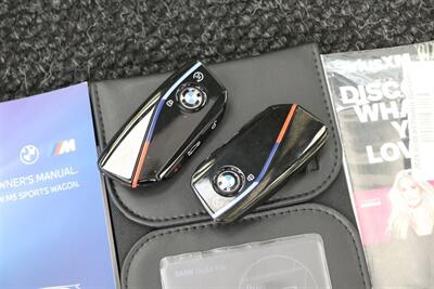 2025 BMW M5 Touring  141K MSRP* CARBON CERAMIC BRAKES-EXECUTIVE PKG - M-DRIVER PKG* CARBON FIBER FRONT SPLITTER - CARBON REAR DIFFUESER - CARBON SIDE SKIRTS - H&R LOWERING SPRINGS* DOWN PIPES & COLD AIR INTAKES - Photo 63 - Portland, OR 97230