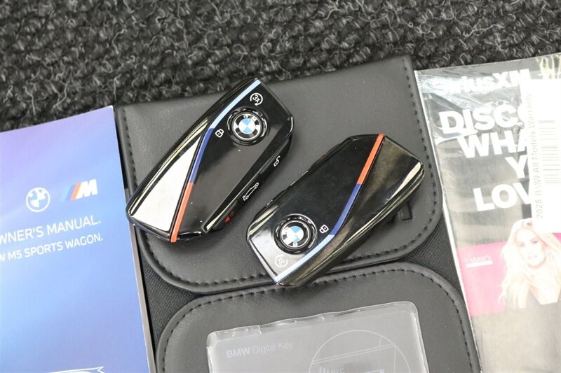 2025 BMW M5 Touring  141K MSRP* CARBON CERAMIC BRAKES-EXECUTIVE PKG - M-DRIVER PKG* CARBON FIBER FRONT SPLITTER - CARBON REAR DIFFUESER - CARBON SIDE SKIRTS - H&R LOWERING SPRINGS* DOWN PIPES & COLD AIR INTAKES - Photo 63 - Portland, OR 97230