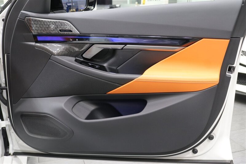 2025 BMW M5 Touring  141K MSRP* CARBON CERAMIC BRAKES-EXECUTIVE PKG - M-DRIVER PKG* CARBON FIBER FRONT SPLITTER - CARBON REAR DIFFUESER - CARBON SIDE SKIRTS - H&R LOWERING SPRINGS* DOWN PIPES & COLD AIR INTAKES - Photo 43 - Portland, OR 97230