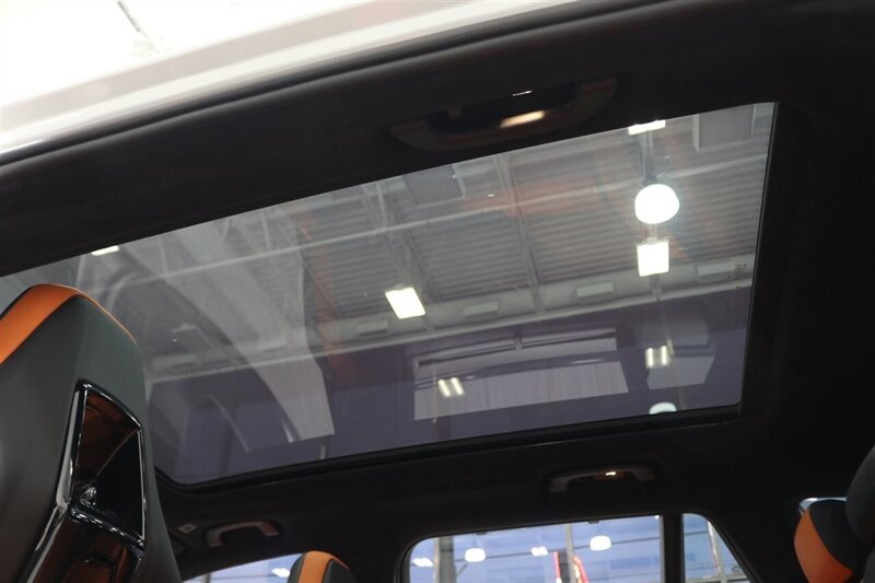 2025 BMW M5 Touring  141K MSRP* CARBON CERAMIC BRAKES-EXECUTIVE PKG - M-DRIVER PKG* CARBON FIBER FRONT SPLITTER - CARBON REAR DIFFUESER - CARBON SIDE SKIRTS - H&R LOWERING SPRINGS* DOWN PIPES & COLD AIR INTAKES - Photo 61 - Portland, OR 97230