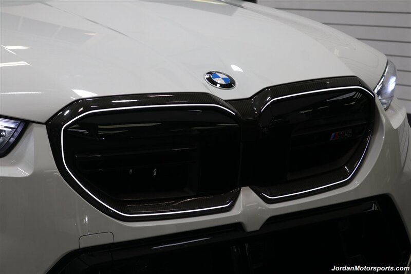 2025 BMW M5 Touring 141K MSRP* CARBON CERAMIC BRAKES-EXECUTIVE PKG - M-DRIVER PKG* CARBON FIBER FRONT SPLITTER - CARBON REAR DIFFUESER - CARBON SIDE SKIRTS - H&R LOWERING SPRINGS* DOWN PIPES & COLD AIR INTAKES - Photo 41 - Portland, OR 97230