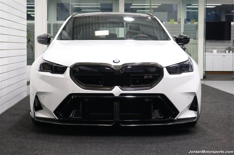 2025 BMW M5 Touring 141K MSRP* CARBON CERAMIC BRAKES-EXECUTIVE PKG - M-DRIVER PKG* CARBON FIBER FRONT SPLITTER - CARBON REAR DIFFUESER - CARBON SIDE SKIRTS - H&R LOWERING SPRINGS* DOWN PIPES & COLD AIR INTAKES - Photo 8 - Portland, OR 97230
