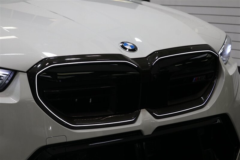 2025 BMW M5 Touring  141K MSRP* CARBON CERAMIC BRAKES-EXECUTIVE PKG - M-DRIVER PKG* CARBON FIBER FRONT SPLITTER - CARBON REAR DIFFUESER - CARBON SIDE SKIRTS - H&R LOWERING SPRINGS* DOWN PIPES & COLD AIR INTAKES - Photo 41 - Portland, OR 97230