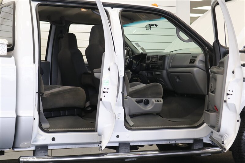 2002 Ford F-350 1-OWNER* 100% RUST FREE* LINEX BED LINER* NEW BRAKES / ROTORS / CALIPERS / BRAKE FLUID / AC SERVICE & RECHARGE / CAMPER TIE DOWNS / COOLANT FLUSH / NEW WIPERS / NEW DOOR LOCK ACTUATORS / 2-KEYS - Photo 43 - Portland, OR 97230