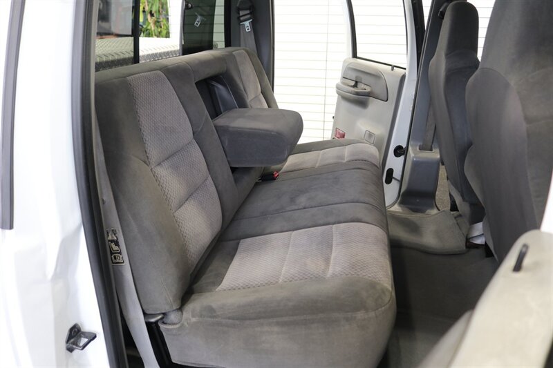 2002 Ford F-350 1-OWNER* 100% RUST FREE* LINEX BED LINER* NEW BRAKES / ROTORS / CALIPERS / BRAKE FLUID / AC SERVICE & RECHARGE / CAMPER TIE DOWNS / COOLANT FLUSH / NEW WIPERS / NEW DOOR LOCK ACTUATORS / 2-KEYS - Photo 18 - Portland, OR 97230