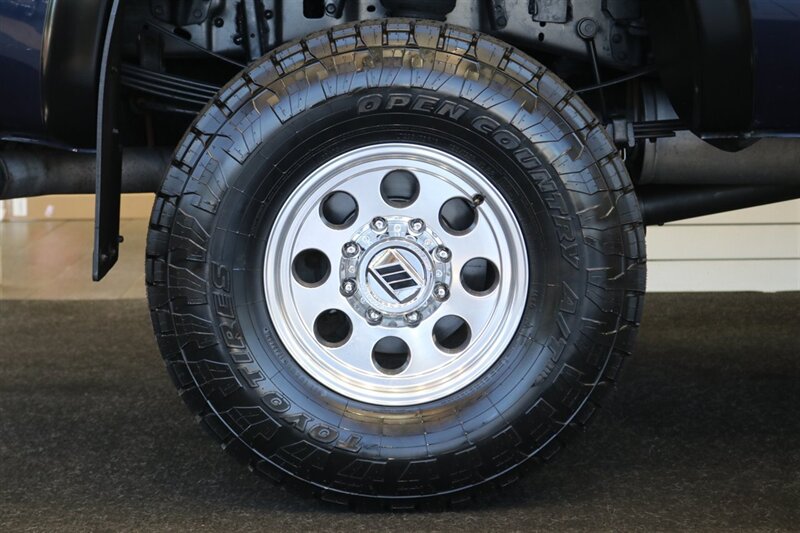 2002 Ford F-350 XLT  1-OREGON OWNER* 100% RUST & CORROSION FREE* LONG BED* 3.73 REAR AXLE* NEW 34 " TOYO A/T III W/ NEW 16 "PRO COMP WHEELS* 05 GRILL* UPGRADED MIRRORS* BANKS EXHAUST* ALL BOOKS-WINDOW STICKER-KEYS* - Photo 58 - Portland, OR 97230