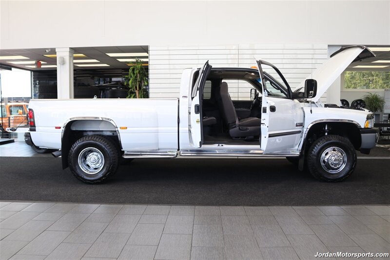 2001 Dodge Ram 3500 SLT  1-OWNER* 0-RUST* COMPLETE NEW FRONT END W/ REDHEAD STEERING BOX* ALL NEW 6 A/T 10-PLY TIRES* 55 BLOCK* FULLY SERVICE* EXCELLENT CONDITION BED* GOOSNECK* BOOKS-KEYS-RECORDS - Photo 11 - Portland, OR 97230