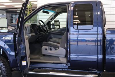 2002 Ford F-250 Super Duty Lariat 4dr SuperCab Lariat - Photo 28 - Portland, OR 97230