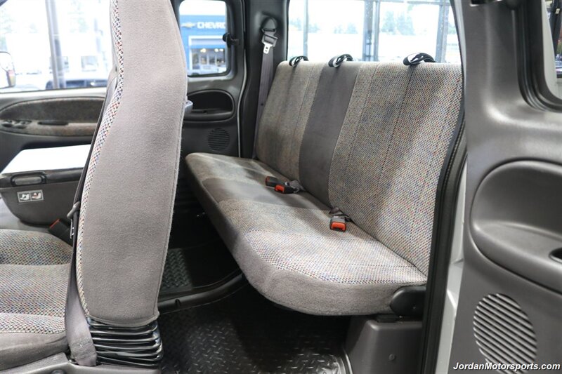 2002 Dodge Ram 2500 SLT  100% RUST  HIGH OUTPUT 5.9L * 6-SPEED MANUAL* NEVER HAD A 5TH WHEEL OR GOOSENECK* PERFECT DASH* ALL NEW FLUIDS & FILTERS* 100% STOCK & ORIGINAL - Photo 18 - Portland, OR 97230