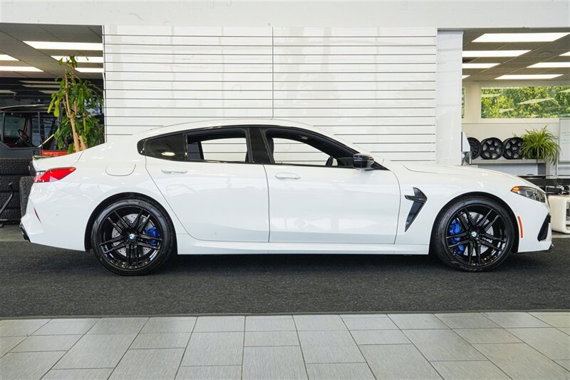 2024 BMW M8 Competition 1-OWNER* 100% ACCIDENT FREE* GRAN COUPE* XPEL CERAMIC XR FULL TINT* 1-CALIFORNIA OWNER* ALPINE WHITE* EXTENDED LEATHER* DRIVING ASSISTANCE PKG* ALL BOOKS - 2-KEYS - WINDOW STICKER - Photo 5 - Portland, OR 97230