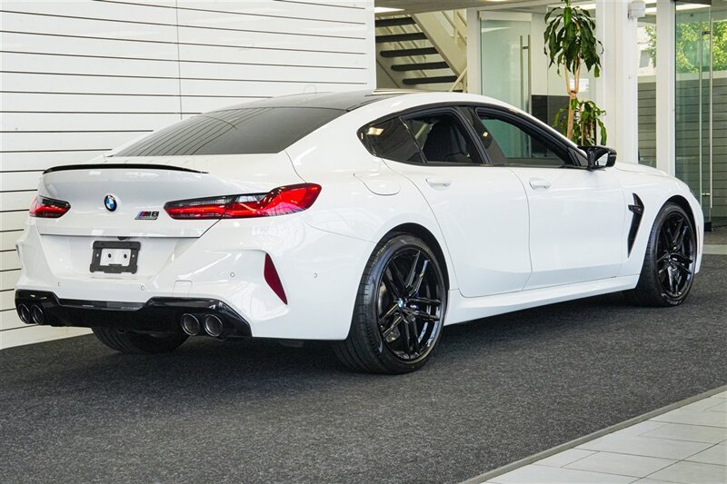 2024 BMW M8 Competition 1-OWNER* 100% ACCIDENT FREE* GRAN COUPE* XPEL CERAMIC XR FULL TINT* 1-CALIFORNIA OWNER* ALPINE WHITE* EXTENDED LEATHER* DRIVING ASSISTANCE PKG* ALL BOOKS - 2-KEYS - WINDOW STICKER - Photo 7 - Portland, OR 97230