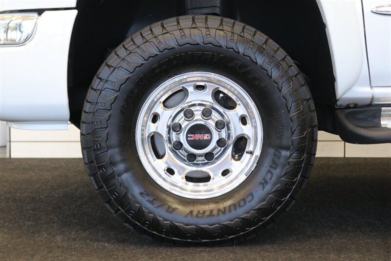 2005 GMC Sierra 2500  1-OWNER* 100% CALIFORNIA RUST FREE TRUCK* EVERY SERVICE RECORD SINCE NEW 1 " FILE* NEW 2 "LEVEL KIT W/ BILSTEIN 5100s* NEWER 33 "A/T TIRES* SHORT BED EXTRA CAB DURAMAX* 4X4 PAINT MATCHED FLARES - Photo 20 - Portland, OR 97230