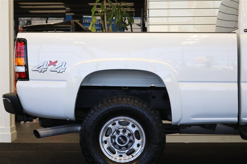 2005 GMC Sierra 2500  1-OWNER* 100% CALIFORNIA RUST FREE TRUCK* EVERY SERVICE RECORD SINCE NEW 1 " FILE* NEW 2 "LEVEL KIT W/ BILSTEIN 5100s* NEWER 33 "A/T TIRES* SHORT BED EXTRA CAB DURAMAX* 4X4 PAINT MATCHED FLARES - Photo 51 - Portland, OR 97230