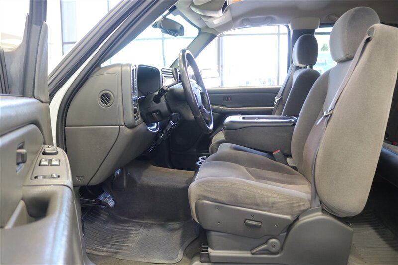 2005 GMC Sierra 2500  1-OWNER* 100% CALIFORNIA RUST FREE TRUCK* EVERY SERVICE RECORD SINCE NEW 1 " FILE* NEW 2 "LEVEL KIT W/ BILSTEIN 5100s* NEWER 33 "A/T TIRES* SHORT BED EXTRA CAB DURAMAX* 4X4 PAINT MATCHED FLARES - Photo 74 - Portland, OR 97230