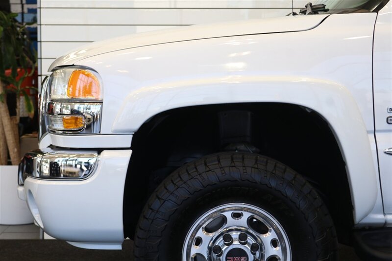 2005 GMC Sierra 2500  1-OWNER* 100% CALIFORNIA RUST FREE TRUCK* EVERY SERVICE RECORD SINCE NEW 1 " FILE* NEW 2 "LEVEL KIT W/ BILSTEIN 5100s* NEWER 33 "A/T TIRES* SHORT BED EXTRA CAB DURAMAX* 4X4 PAINT MATCHED FLARES - Photo 46 - Portland, OR 97230