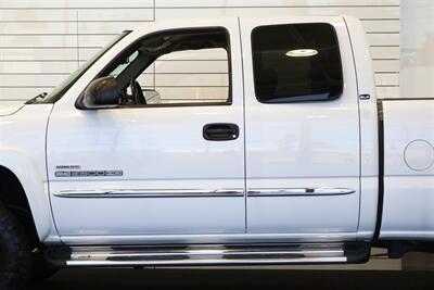 2005 GMC Sierra 2500  1-OWNER* 100% CALIFORNIA RUST FREE TRUCK* EVERY SERVICE RECORD SINCE NEW 1 " FILE* NEW 2 "LEVEL KIT W/ BILSTEIN 5100s* NEWER 33 "A/T TIRES* SHORT BED EXTRA CAB DURAMAX* 4X4 PAINT MATCHED FLARES - Photo 48 - Portland, OR 97230