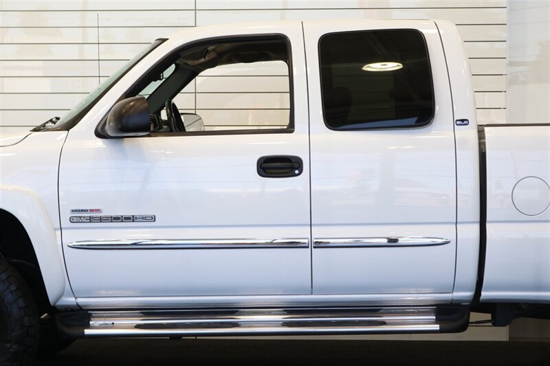 2005 GMC Sierra 2500  1-OWNER* 100% CALIFORNIA RUST FREE TRUCK* EVERY SERVICE RECORD SINCE NEW 1 " FILE* NEW 2 "LEVEL KIT W/ BILSTEIN 5100s* NEWER 33 "A/T TIRES* SHORT BED EXTRA CAB DURAMAX* 4X4 PAINT MATCHED FLARES - Photo 48 - Portland, OR 97230