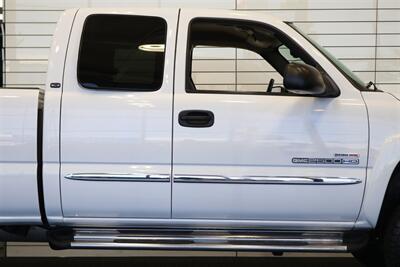 2005 GMC Sierra 2500  1-OWNER* 100% CALIFORNIA RUST FREE TRUCK* EVERY SERVICE RECORD SINCE NEW 1 " FILE* NEW 2 "LEVEL KIT W/ BILSTEIN 5100s* NEWER 33 "A/T TIRES* SHORT BED EXTRA CAB DURAMAX* 4X4 PAINT MATCHED FLARES - Photo 49 - Portland, OR 97230