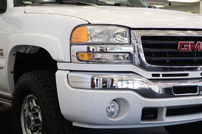 2005 GMC Sierra 2500  1-OWNER* 100% CALIFORNIA RUST FREE TRUCK* EVERY SERVICE RECORD SINCE NEW 1 " FILE* NEW 2 "LEVEL KIT W/ BILSTEIN 5100s* NEWER 33 "A/T TIRES* SHORT BED EXTRA CAB DURAMAX* 4X4 PAINT MATCHED FLARES - Photo 13 - Portland, OR 97230