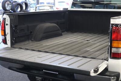 2005 GMC Sierra 2500  1-OWNER* 100% CALIFORNIA RUST FREE TRUCK* EVERY SERVICE RECORD SINCE NEW 1 " FILE* NEW 2 "LEVEL KIT W/ BILSTEIN 5100s* NEWER 33 "A/T TIRES* SHORT BED EXTRA CAB DURAMAX* 4X4 PAINT MATCHED FLARES - Photo 43 - Portland, OR 97230