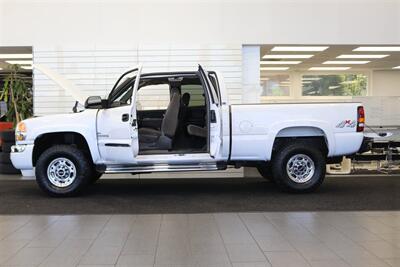 2005 GMC Sierra 2500  1-OWNER* 100% CALIFORNIA RUST FREE TRUCK* EVERY SERVICE RECORD SINCE NEW 1 " FILE* NEW 2 "LEVEL KIT W/ BILSTEIN 5100s* NEWER 33 "A/T TIRES* SHORT BED EXTRA CAB DURAMAX* 4X4 PAINT MATCHED FLARES - Photo 10 - Portland, OR 97230