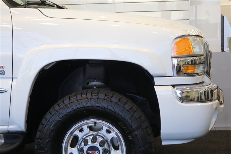 2005 GMC Sierra 2500  1-OWNER* 100% CALIFORNIA RUST FREE TRUCK* EVERY SERVICE RECORD SINCE NEW 1 " FILE* NEW 2 "LEVEL KIT W/ BILSTEIN 5100s* NEWER 33 "A/T TIRES* SHORT BED EXTRA CAB DURAMAX* 4X4 PAINT MATCHED FLARES - Photo 47 - Portland, OR 97230