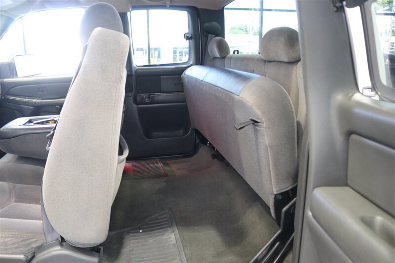 2005 GMC Sierra 2500  1-OWNER* 100% CALIFORNIA RUST FREE TRUCK* EVERY SERVICE RECORD SINCE NEW 1 " FILE* NEW 2 "LEVEL KIT W/ BILSTEIN 5100s* NEWER 33 "A/T TIRES* SHORT BED EXTRA CAB DURAMAX* 4X4 PAINT MATCHED FLARES - Photo 77 - Portland, OR 97230