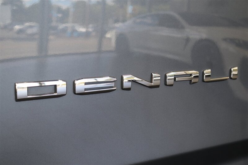 2022 GMC Yukon Denali  3.0L DURAMAX DIESEL 10SP AUTO LIFTED 4X4 35 " A/T TIRES FUEL OFF ROAD WHEELS POWER RUNNING BOARDS ONLY 57K MILES 1 OWNER LOCAL RIG - Photo 88 - Portland, OR 97230