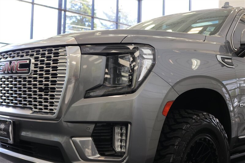 2022 GMC Yukon Denali  3.0L DURAMAX DIESEL 10SP AUTO LIFTED 4X4 35 " A/T TIRES FUEL OFF ROAD WHEELS POWER RUNNING BOARDS ONLY 57K MILES 1 OWNER LOCAL RIG - Photo 33 - Portland, OR 97230