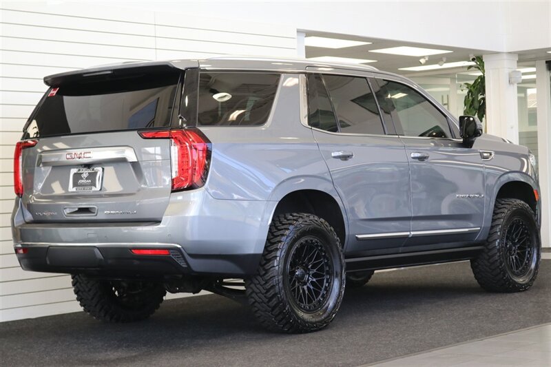 2022 GMC Yukon Denali  3.0L DURAMAX DIESEL 10SP AUTO LIFTED 4X4 35 " A/T TIRES FUEL OFF ROAD WHEELS POWER RUNNING BOARDS ONLY 57K MILES 1 OWNER LOCAL RIG - Photo 6 - Portland, OR 97230