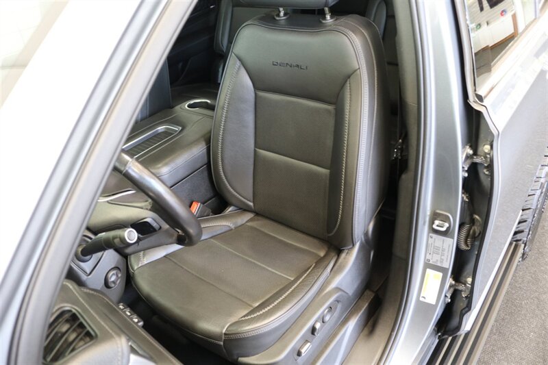 2022 GMC Yukon Denali  3.0L DURAMAX DIESEL 10SP AUTO LIFTED 4X4 35 " A/T TIRES FUEL OFF ROAD WHEELS POWER RUNNING BOARDS ONLY 57K MILES 1 OWNER LOCAL RIG - Photo 15 - Portland, OR 97230