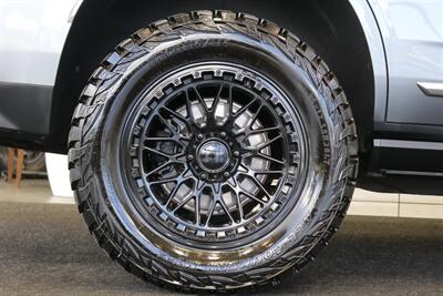 2022 GMC Yukon Denali  3.0L DURAMAX DIESEL 10SP AUTO LIFTED 4X4 35 " A/T TIRES FUEL OFF ROAD WHEELS POWER RUNNING BOARDS ONLY 57K MILES 1 OWNER LOCAL RIG - Photo 26 - Portland, OR 97230