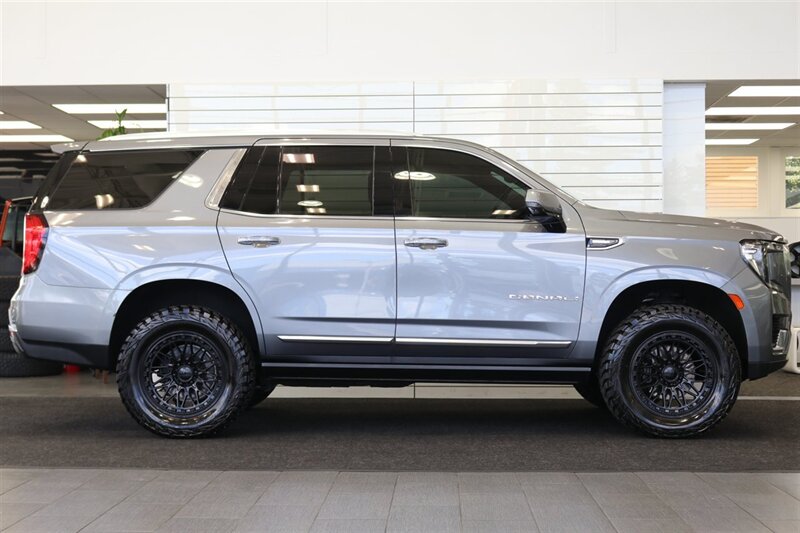 2022 GMC Yukon Denali  3.0L DURAMAX DIESEL 10SP AUTO LIFTED 4X4 35 " A/T TIRES FUEL OFF ROAD WHEELS POWER RUNNING BOARDS ONLY 57K MILES 1 OWNER LOCAL RIG - Photo 5 - Portland, OR 97230