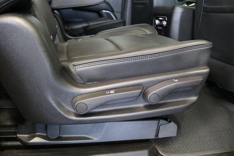 2022 GMC Yukon Denali  3.0L DURAMAX DIESEL 10SP AUTO LIFTED 4X4 35 " A/T TIRES FUEL OFF ROAD WHEELS POWER RUNNING BOARDS ONLY 57K MILES 1 OWNER LOCAL RIG - Photo 63 - Portland, OR 97230