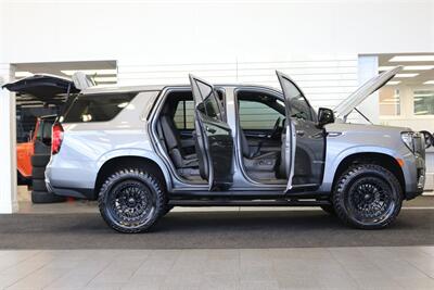 2022 GMC Yukon Denali  3.0L DURAMAX DIESEL 10SP AUTO LIFTED 4X4 35 " A/T TIRES FUEL OFF ROAD WHEELS POWER RUNNING BOARDS ONLY 57K MILES 1 OWNER LOCAL RIG - Photo 10 - Portland, OR 97230