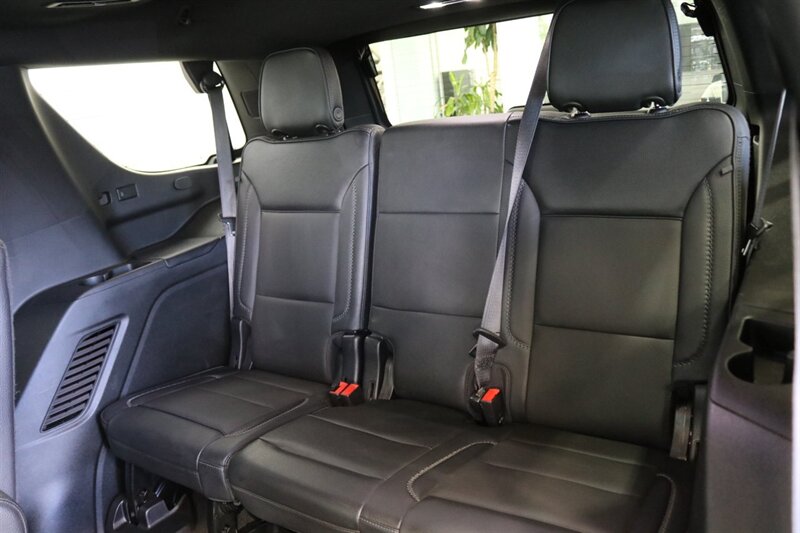 2022 GMC Yukon Denali  3.0L DURAMAX DIESEL 10SP AUTO LIFTED 4X4 35 " A/T TIRES FUEL OFF ROAD WHEELS POWER RUNNING BOARDS ONLY 57K MILES 1 OWNER LOCAL RIG - Photo 56 - Portland, OR 97230