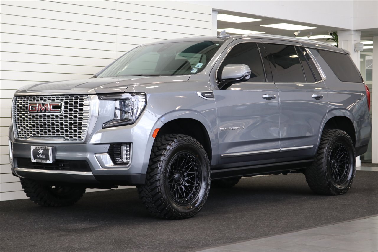 2022 GMC Yukon Denali  3.0L DURAMAX DIESEL 10SP AUTO LIFTED 4X4 35 " A/T TIRES FUEL OFF ROAD WHEELS POWER RUNNING BOARDS ONLY 57K MILES 1 OWNER LOCAL RIG - Photo 1 - Portland, OR 97230
