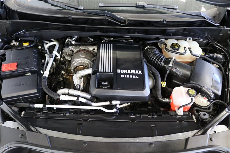 2022 GMC Yukon Denali  3.0L DURAMAX DIESEL 10SP AUTO LIFTED 4X4 35 " A/T TIRES FUEL OFF ROAD WHEELS POWER RUNNING BOARDS ONLY 57K MILES 1 OWNER LOCAL RIG - Photo 17 - Portland, OR 97230