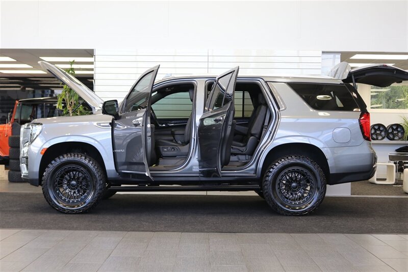 2022 GMC Yukon Denali  3.0L DURAMAX DIESEL 10SP AUTO LIFTED 4X4 35 " A/T TIRES FUEL OFF ROAD WHEELS POWER RUNNING BOARDS ONLY 57K MILES 1 OWNER LOCAL RIG - Photo 11 - Portland, OR 97230
