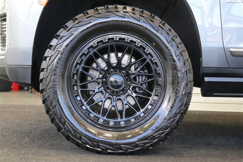 2022 GMC Yukon Denali  3.0L DURAMAX DIESEL 10SP AUTO LIFTED 4X4 35 " A/T TIRES FUEL OFF ROAD WHEELS POWER RUNNING BOARDS ONLY 57K MILES 1 OWNER LOCAL RIG - Photo 28 - Portland, OR 97230