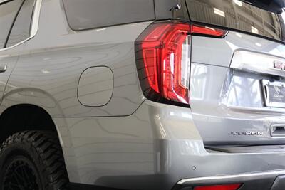 2022 GMC Yukon Denali  3.0L DURAMAX DIESEL 10SP AUTO LIFTED 4X4 35 " A/T TIRES FUEL OFF ROAD WHEELS POWER RUNNING BOARDS ONLY 57K MILES 1 OWNER LOCAL RIG - Photo 31 - Portland, OR 97230