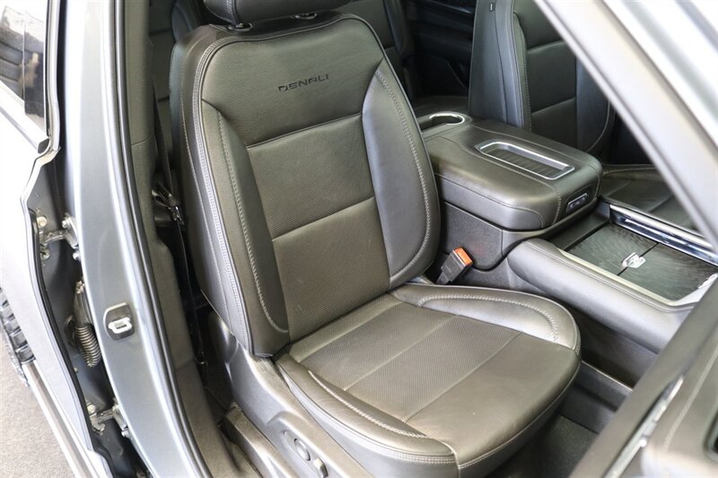 2022 GMC Yukon Denali  3.0L DURAMAX DIESEL 10SP AUTO LIFTED 4X4 35 " A/T TIRES FUEL OFF ROAD WHEELS POWER RUNNING BOARDS ONLY 57K MILES 1 OWNER LOCAL RIG - Photo 14 - Portland, OR 97230