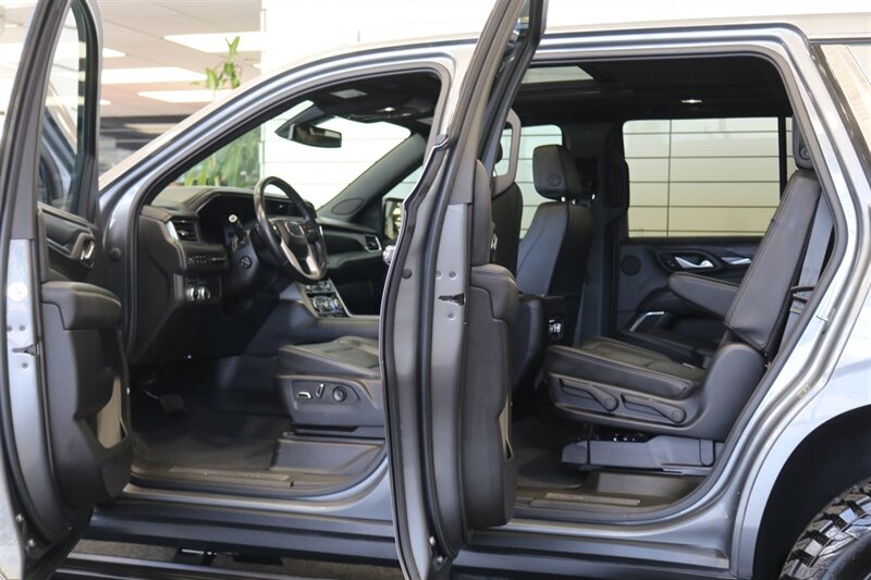2022 GMC Yukon Denali  3.0L DURAMAX DIESEL 10SP AUTO LIFTED 4X4 35 " A/T TIRES FUEL OFF ROAD WHEELS POWER RUNNING BOARDS ONLY 57K MILES 1 OWNER LOCAL RIG - Photo 13 - Portland, OR 97230