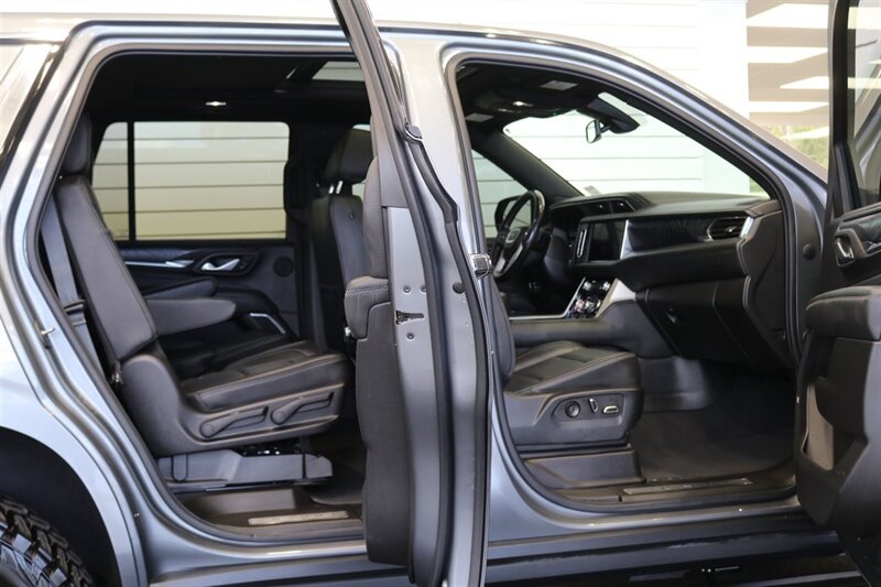 2022 GMC Yukon Denali  3.0L DURAMAX DIESEL 10SP AUTO LIFTED 4X4 35 " A/T TIRES FUEL OFF ROAD WHEELS POWER RUNNING BOARDS ONLY 57K MILES 1 OWNER LOCAL RIG - Photo 12 - Portland, OR 97230