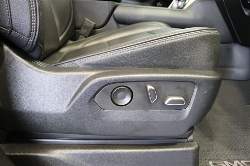 2022 GMC Yukon Denali  3.0L DURAMAX DIESEL 10SP AUTO LIFTED 4X4 35 " A/T TIRES FUEL OFF ROAD WHEELS POWER RUNNING BOARDS ONLY 57K MILES 1 OWNER LOCAL RIG - Photo 61 - Portland, OR 97230