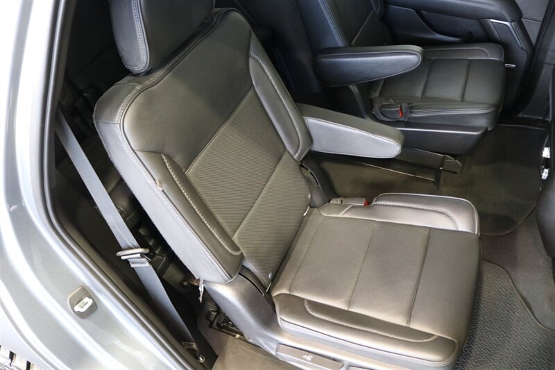 2022 GMC Yukon Denali  3.0L DURAMAX DIESEL 10SP AUTO LIFTED 4X4 35 " A/T TIRES FUEL OFF ROAD WHEELS POWER RUNNING BOARDS ONLY 57K MILES 1 OWNER LOCAL RIG - Photo 52 - Portland, OR 97230