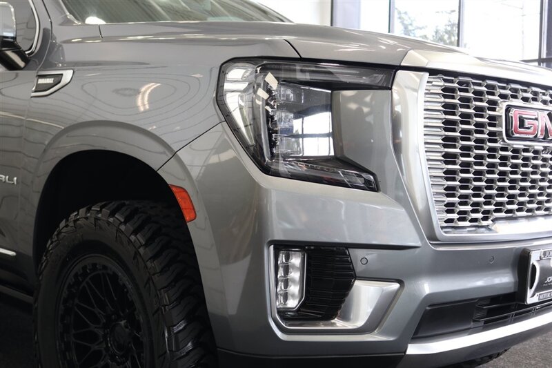 2022 GMC Yukon Denali  3.0L DURAMAX DIESEL 10SP AUTO LIFTED 4X4 35 " A/T TIRES FUEL OFF ROAD WHEELS POWER RUNNING BOARDS ONLY 57K MILES 1 OWNER LOCAL RIG - Photo 32 - Portland, OR 97230