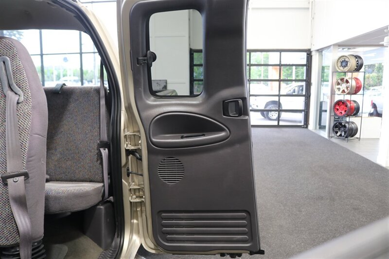 2002 Dodge Ram 2500 SLT  1-OWNER* 100% RUST FREE* 100% STOCK* NEW 3 " LEVEL KIT W/ BILSTEIN 5100* NEW 34 " TOYO A/T III 10-PLYs* NEW BRAKES-ROTORS-CALIPERS-BRAKE FLUID FLUSH-COOLANT FLUSH-AC SERVICE* HIGH OUTPUT* 6-SPEED - Photo 78 - Portland, OR 97230