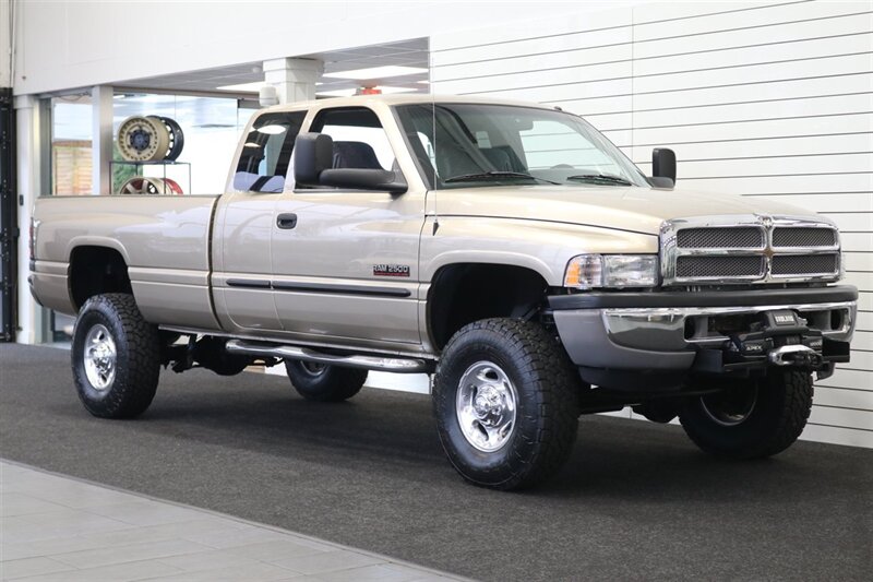 2002 Dodge Ram 2500 SLT  1-OWNER* 100% RUST FREE* 100% STOCK* NEW 3 " LEVEL KIT W/ BILSTEIN 5100* NEW 34 " TOYO A/T III 10-PLYs* NEW BRAKES-ROTORS-CALIPERS-BRAKE FLUID FLUSH-COOLANT FLUSH-AC SERVICE* HIGH OUTPUT* 6-SPEED - Photo 2 - Portland, OR 97230